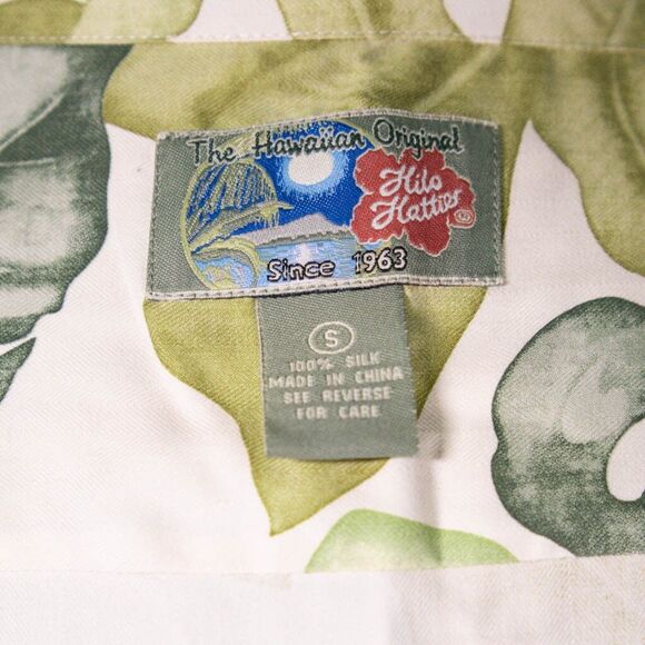 Hilo Hattie Mens Hawaiian Shirt Small Green Floral 100% Silk Aloha Beach Resort - Picture 3 of 8